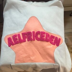 Aelfric Eden White Sweatshirt with Pink Star Accents